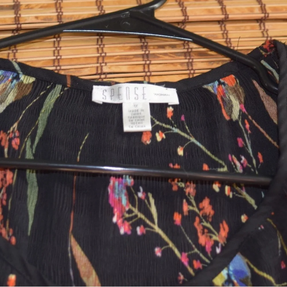 Spense 1x Floral Blouse - Picture 6 of 9